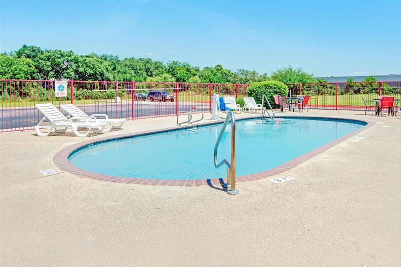 Quality Inn & Suites I-10 Near Fiesta Texas San Antonio Exterior photo